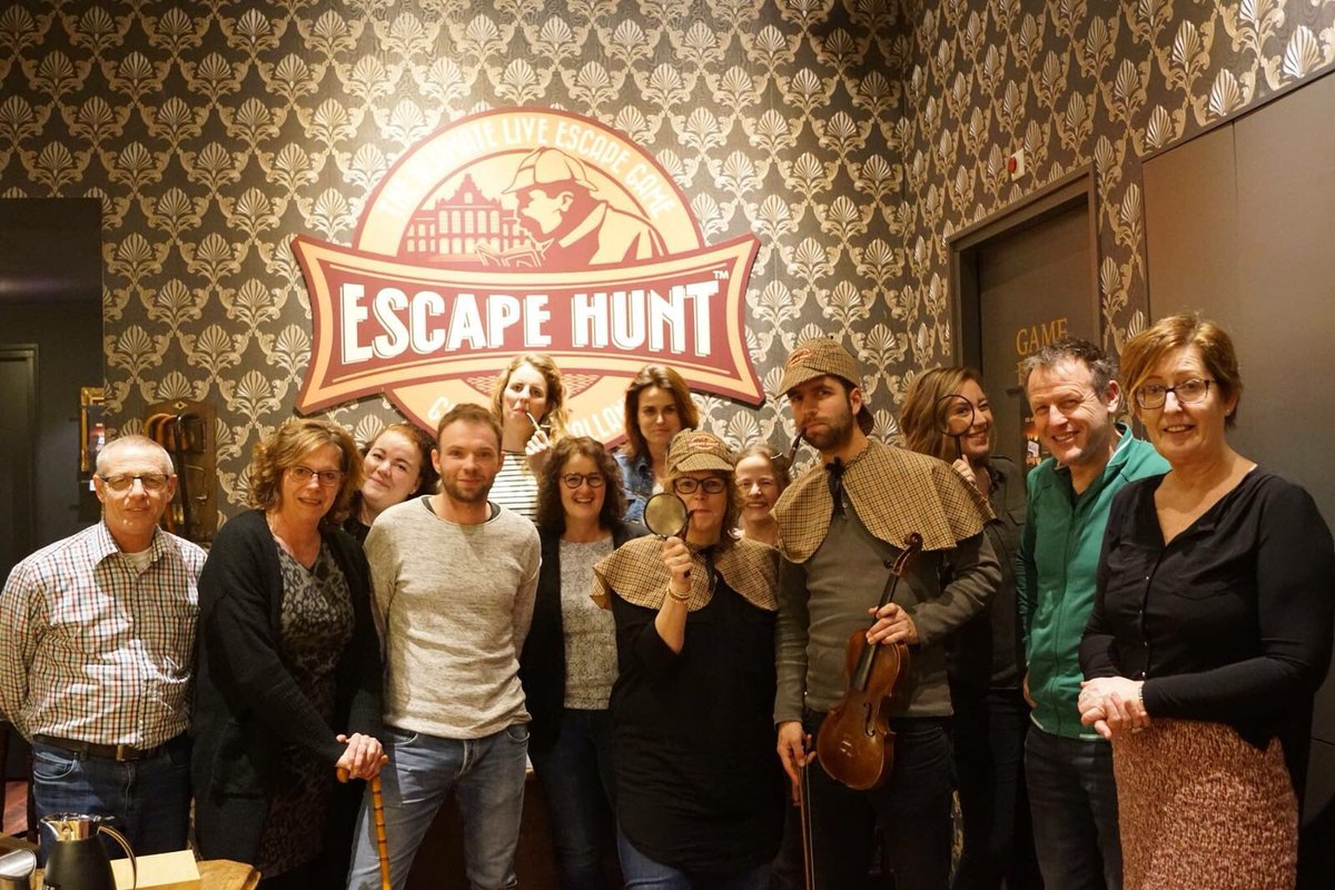 Escape hunt! Beide teams binnen 60 minuten buiten! #teambuilding