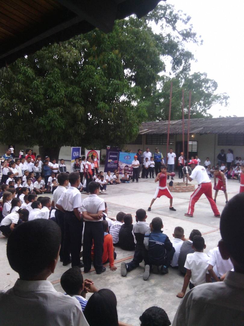 NestorLReverol's tweet photo. #28Feb | @SENADESMIJP a través del 9no Vértice  de la GMATVV y el 1er Vértice de la GMJS realiza abordaje integral en la UEE "Jorgelina Garay" en el edo. Carabobo #2018DeProteccionYFuturo https://t.co/Ij6tqUD3kf