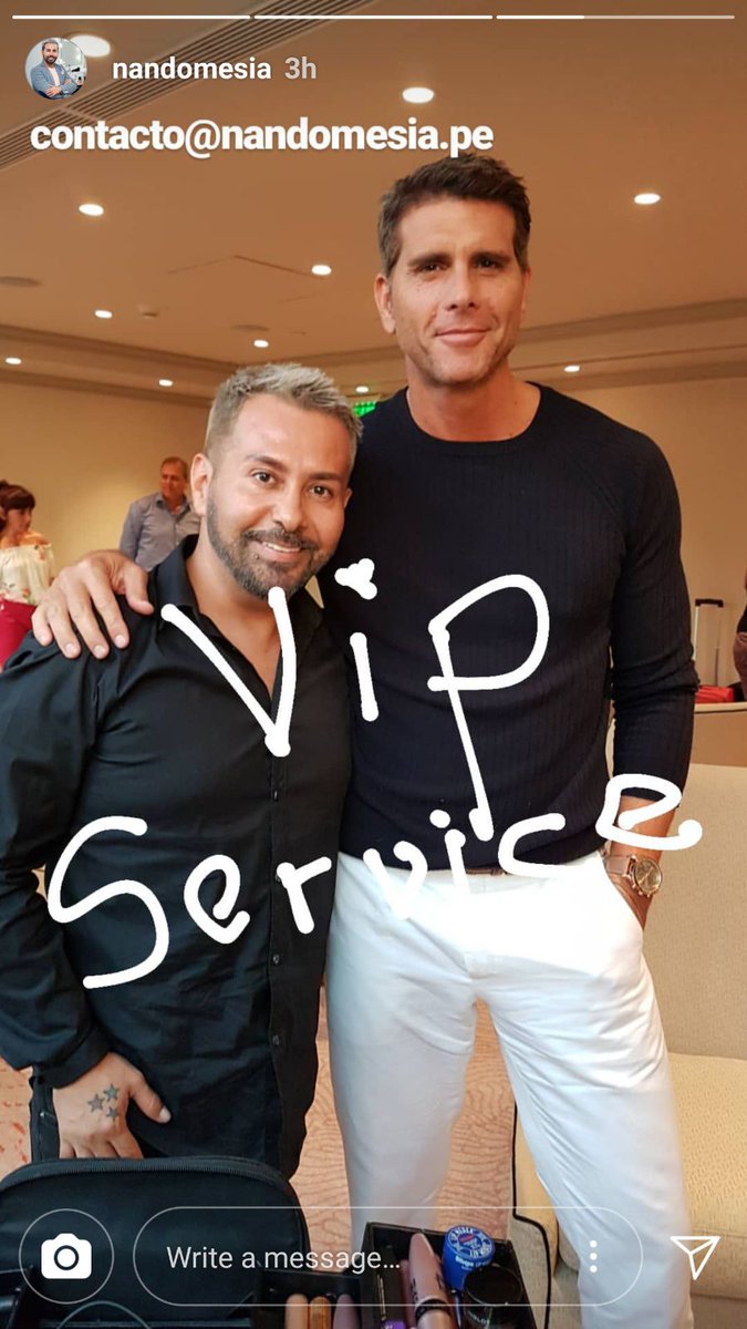 ChrisMeierFans's tweet photo. #FOTO 📷 "VIP Service" Christian Meier @oliverdog junto al maquillista #NandoMesia durante el lanzamiento de la nueva fragancia de mujer #VIBRANZA 💗 co-creada por #ChristianMeier y @EsikaBelcorp. #MeAceleraElPulso 💓 vía #InstagramStories @Nandomakeup 21/02/2018. https://t.co/63bELucCWw