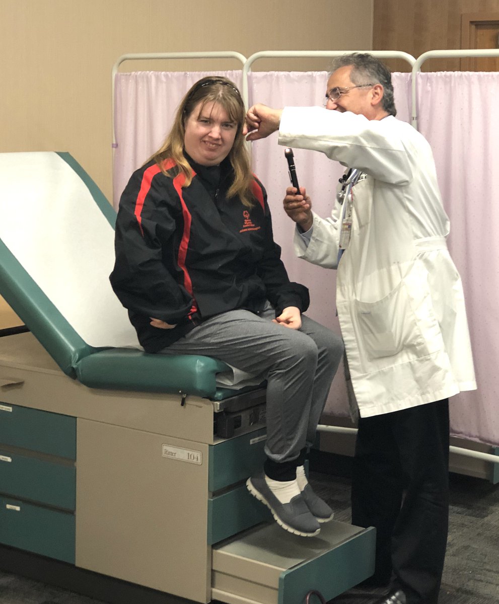 SO_SCVTV's tweet photo. We would like to welcome the newest Special Olympics Clinical Director for MedFest, Dr. Raffi Balian of Dignity Health - Glendale Memorial Hospital. #WeAreSOSC #scvtv #medfest #healthyathletes #WellnessWednesday https://t.co/DgWGQLAwow