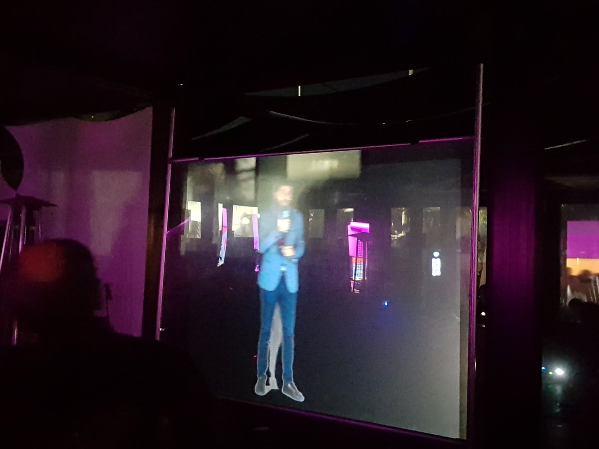jeromemouthon's tweet photo. En pleine soirée de lancement de Future in Africa. Beaucoup de monde à la soirée startup ! Bravo #cfcim pour l'organisation et mention spéciale à @HichamBENNIS1 ! #klustercfcim #kluster https://t.co/JPCco95Roc