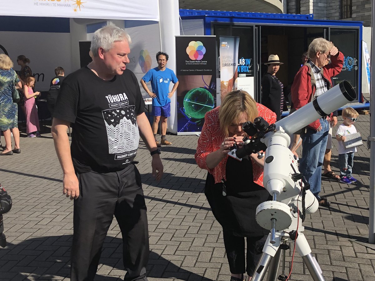 Not that I’m implying you need a solar telescope to see the sun in Wellington..... thanks <a href="/labinaboxnz/">labinabox</a> for bringing such cool science to Parliament - nice to meet you in person @iangriffin ☀️