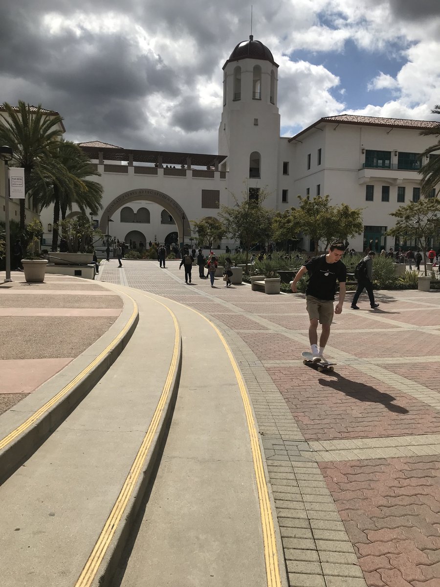 Tiff017's tweet photo. #SDSU_JMS #JMS495 #streetphotography https://t.co/JRMngKi0KJ