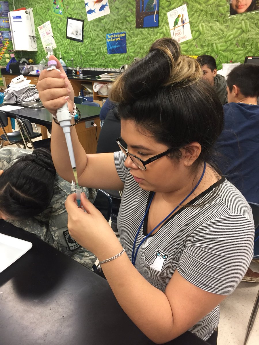 Queen_Nerdling's tweet photo. 9th period AP bio pipetting like champs!  #nerdling #queennerdling #TexanPride #OnlyTheBest https://t.co/wSHN5NTa8r