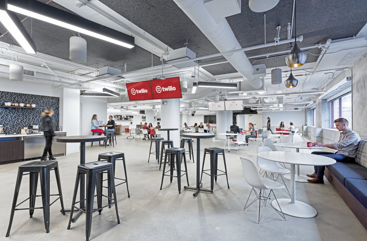 oneworkplace's tweet photo. A flexible event space to host all-hands gatherings, team family dinners and hackathons…@twofurnish teamed with Blitz on Twillo’s SF headquarters to make it all happen. https://t.co/0Du3hQ99B4
#designblitzsf #workplaceinsights #oneworkplace #twofurnish https://t.co/NCiufwX1UK