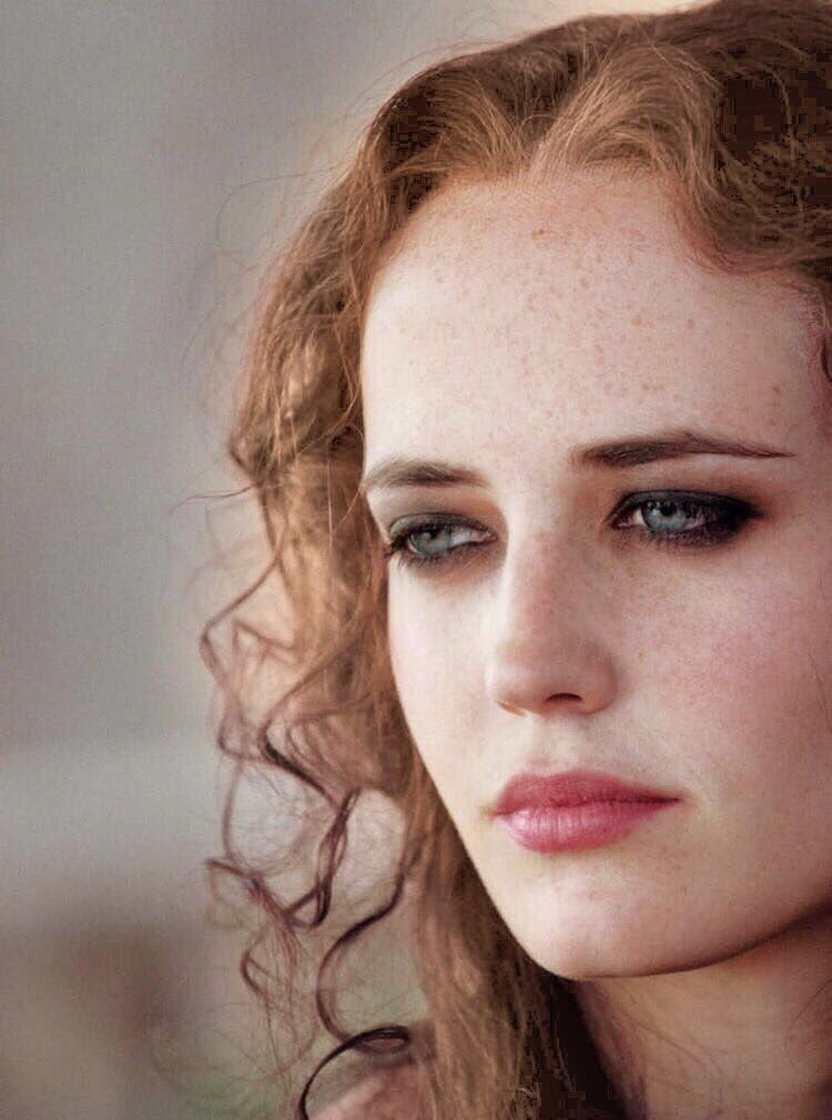 RowanMayfairDR's tweet image. certainly we can all be beautiful on the outside, but there are so few that are beautiful inside