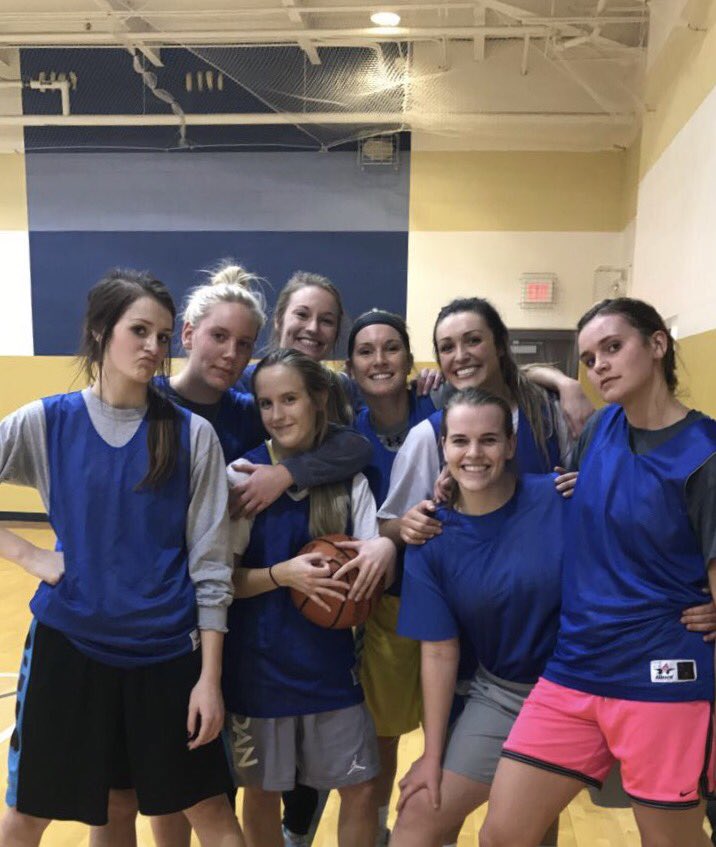 PaigeLeaf's tweet photo. Championship game tonight in Frost Arena @8:15. If you can't come, @MidcoSN will be live streaming. Biggest fan will get 1 selfie with the team #Team'MERICA 🇺🇸🏀 https://t.co/uqZMUHV9se