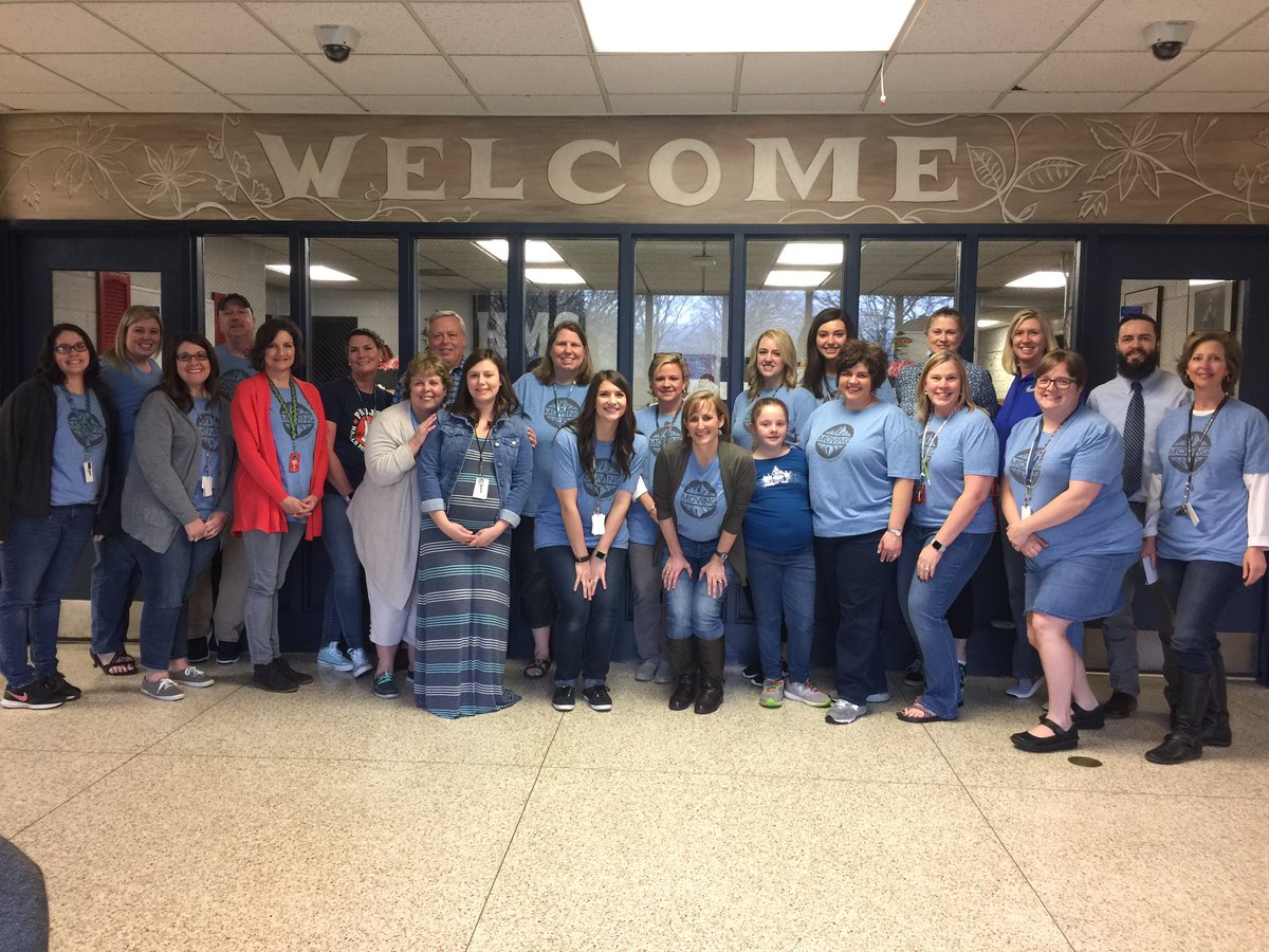 mrs_qwhite's tweet photo. Look at all the BLUE! Halls Has It - a community of people who care about one another. Thank you all! #MovingWithMeris #ShowYourRare https://t.co/FhYJ0iElXv