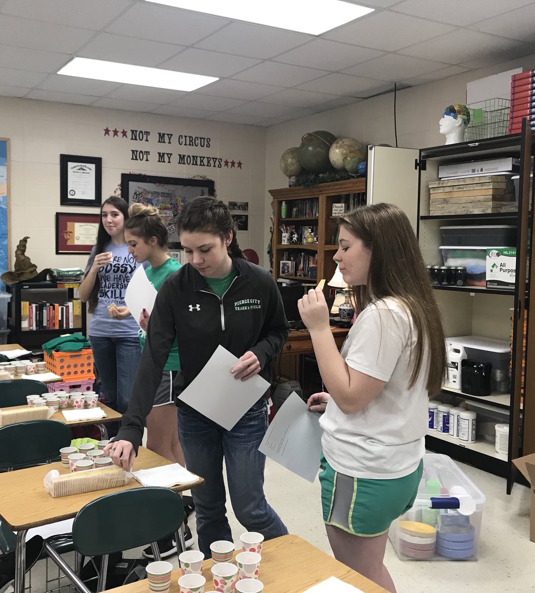 charlescrystal2's tweet photo. This year’s cola challenge. @CocaCola was the fav, but @pepsi wasn’t far behind. 
Even teachers got involved! @PierceCity_R6 @tchiggins58 
#psychfun #colawars https://t.co/G0rXeDFnJH