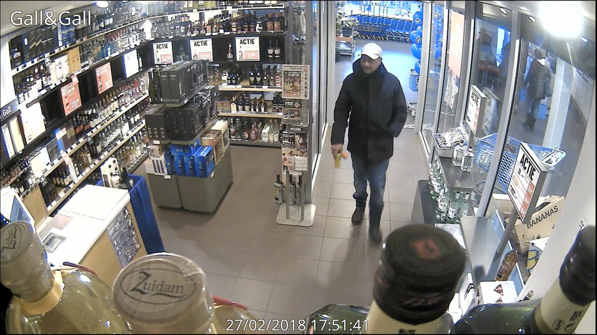 AHZBL's tweet photo. Gisteravond heeft er een wisseltruc plaats gevonden in onze winkel. Van de twee is er helaas één gelukt. Herkent u deze snelle jongen? Meld het dan zodat we actie kunnen ondernemen. #s_Overduin https://t.co/TevFuOaH5l