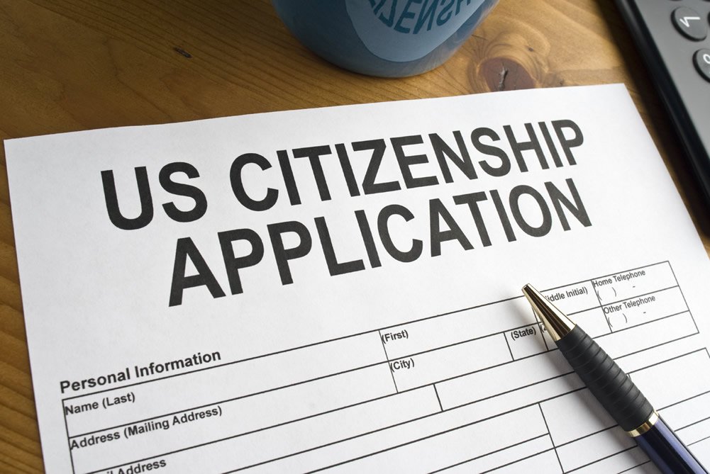 CitiznshpSrvRVC's tweet image. Let us help you put in your #citizenship #Application We are here to serve the #Rockford area!!  815-921-2274 #RetweeetPlease #Share Find us on #Facebook too!!
