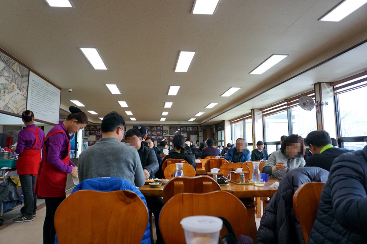 nnadtech's tweet image. 곤지암 맛집, 블로그 맛집이 아닌 진짜 맛집 - 최미자소머리국밥 
본점경기도 광주시 곤지암읍 삼리 33-2(도척로 20)
전화: 031)764-0257 (1관 031-764-6155)
지하철 경강선 곤지암역에서 도로로 15분 거리 
소머리국밥 10,000원 
더보기 cafe.daum.net/nadtech2/gOze/6