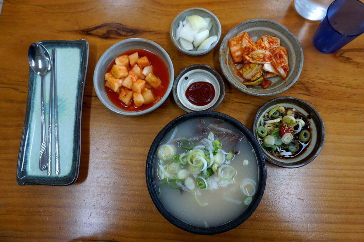 nnadtech's tweet image. 곤지암 맛집, 블로그 맛집이 아닌 진짜 맛집 - 최미자소머리국밥 
본점경기도 광주시 곤지암읍 삼리 33-2(도척로 20)
전화: 031)764-0257 (1관 031-764-6155)
지하철 경강선 곤지암역에서 도로로 15분 거리 
소머리국밥 10,000원 
더보기 cafe.daum.net/nadtech2/gOze/6