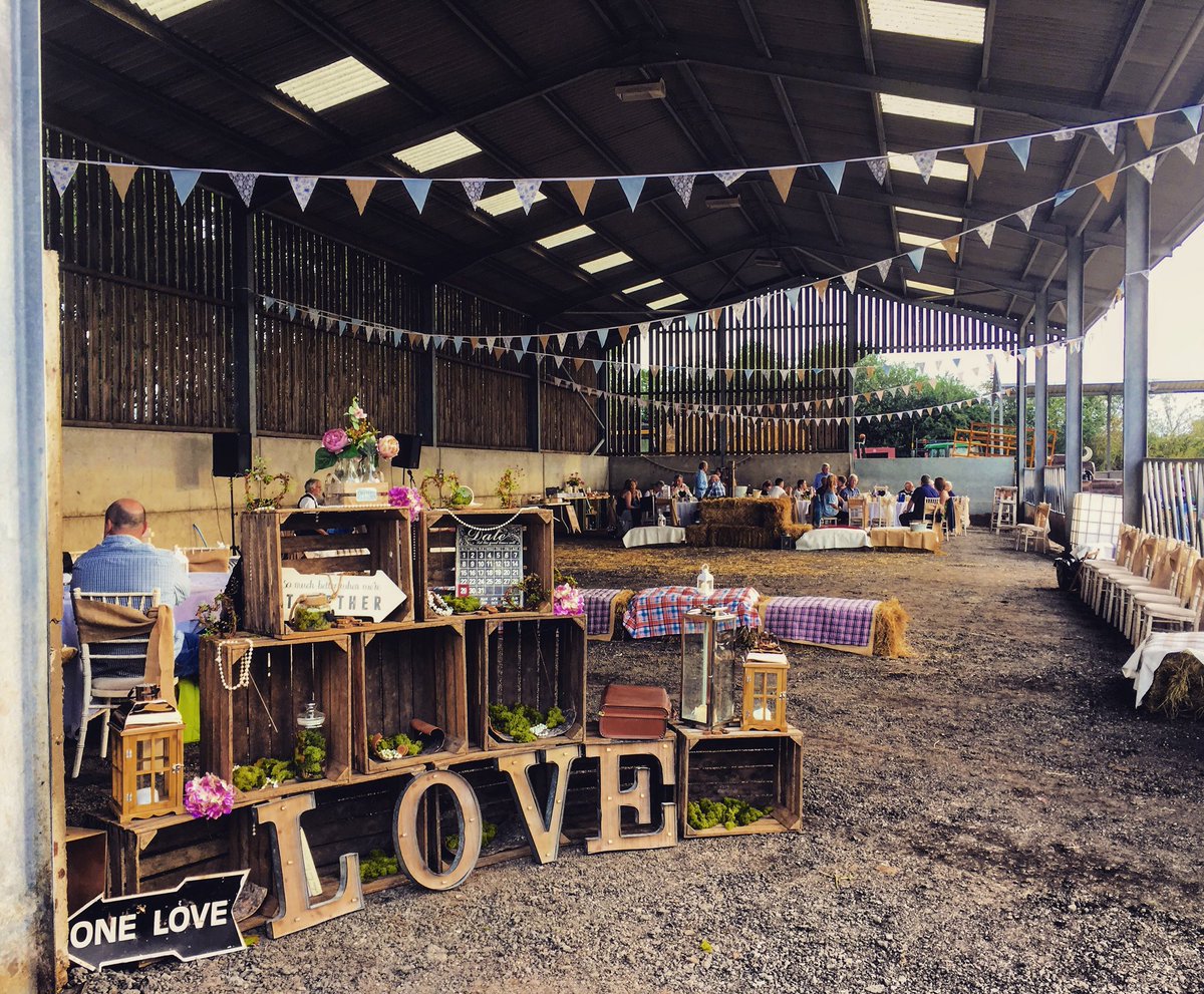 ashleigho12's tweet photo. Usually the barn is full of livestock....but last summer we transformed it! The space is available to rent during the summer months when the cows are turned out. Contact us if you’d like to know more! #farmparty #rural #nottinghamshire #barndance #danceuntilthecowscomehome https://t.co/qslDHZ6hG2