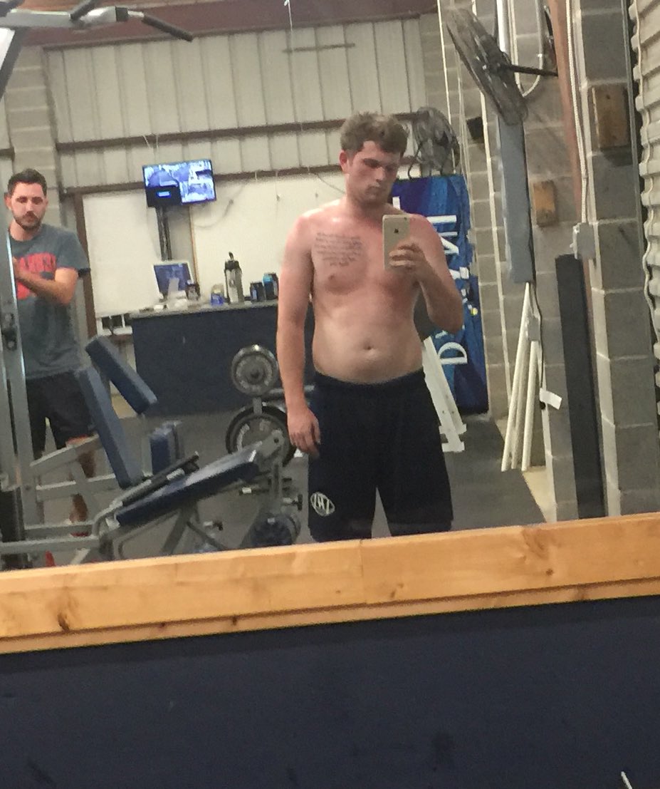 andrew_munger's tweet photo. Day 1 of my journey, shout out to @1stPhorm for the products. 8 weeks and these results are gonna speak for themselves https://t.co/C1y5QI1Yhn