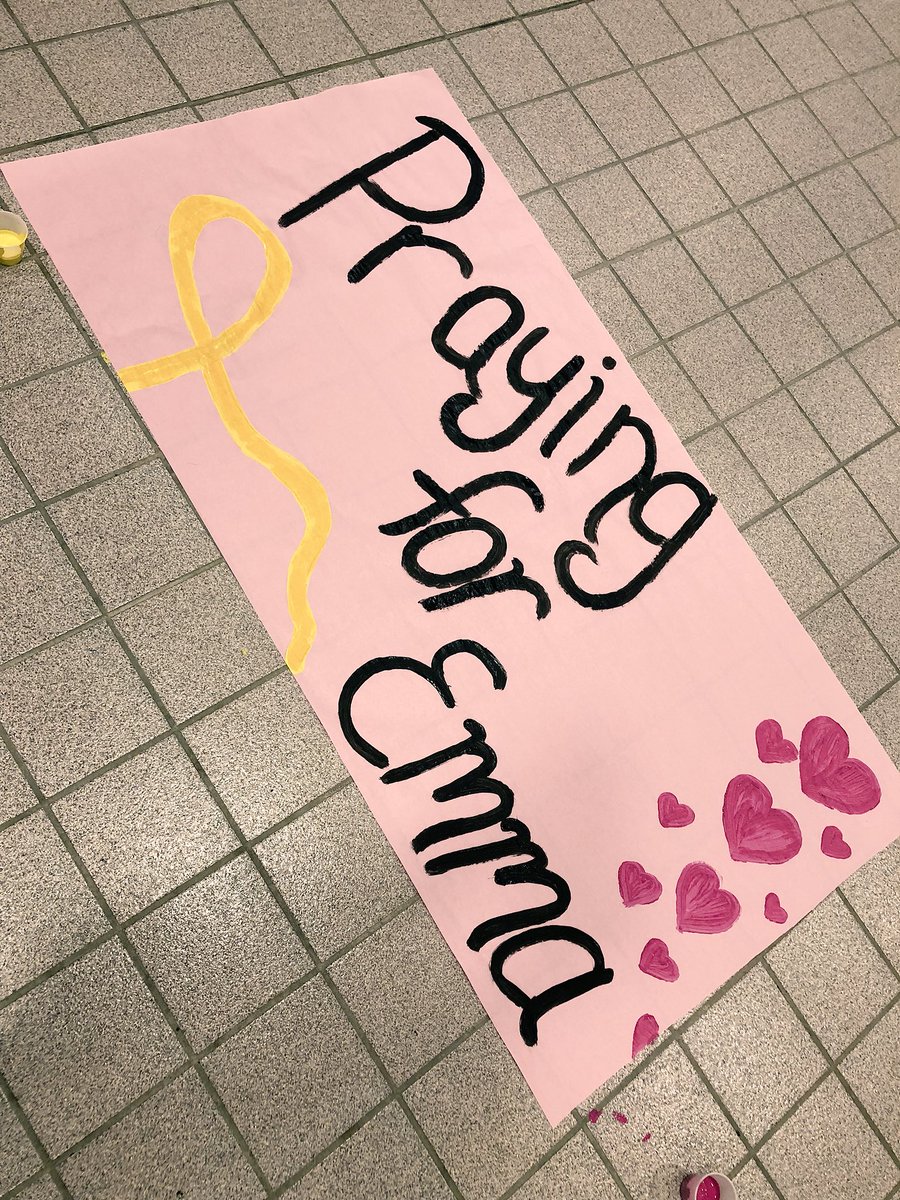 SarahMossett's tweet photo. A huge thank you to everyone who stopped by today at lunch to write this sweet little girl a note, it means soooo much to both myself & her family๐๐ Please continue to send lots of prayers & love to sweet little Emma โบ๏ธ๐ #emmastrong #prayersforemma #cancersucks https://t.co/pFqluV0OAk