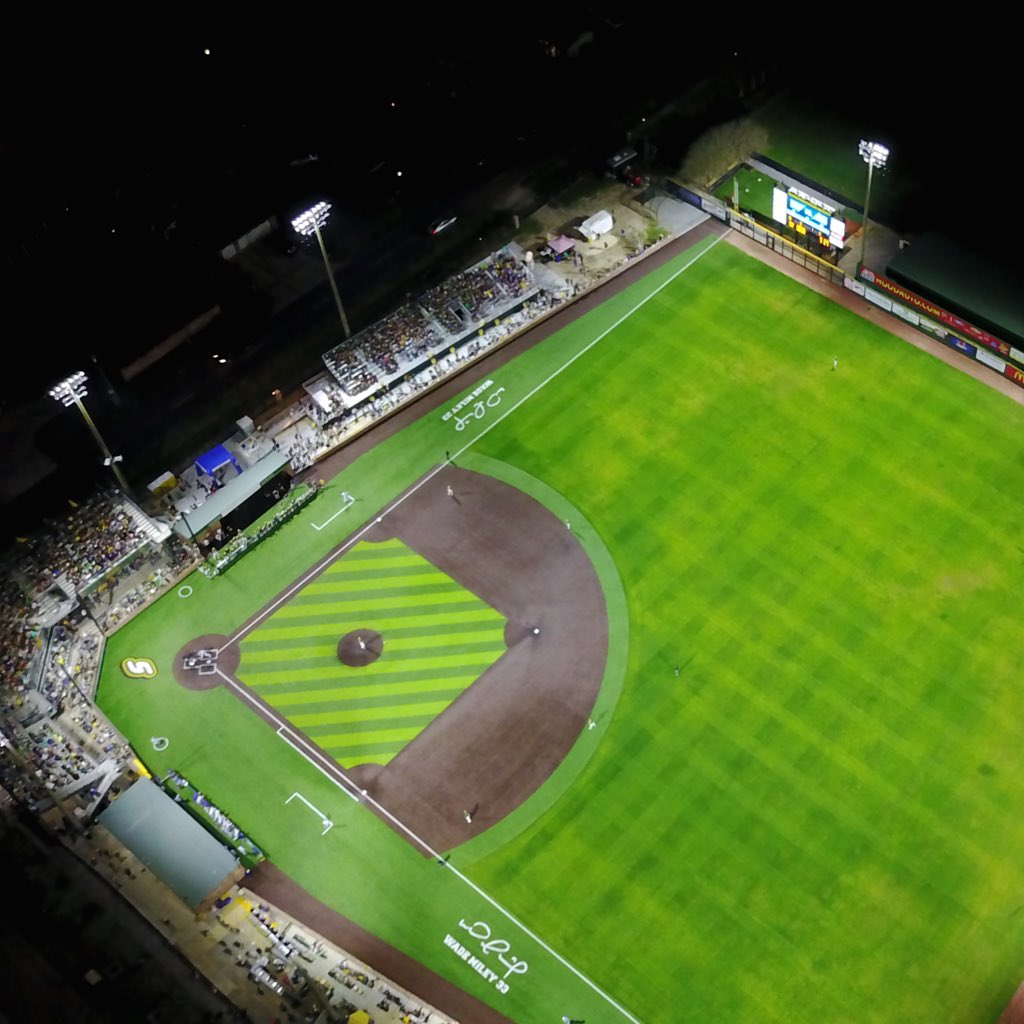 GeoSurfaces's tweet photo. @Lions_Baseball @LSUbaseball @GeoSurfaces #GeoSportLighting #LED https://t.co/sxd1PVK6ql