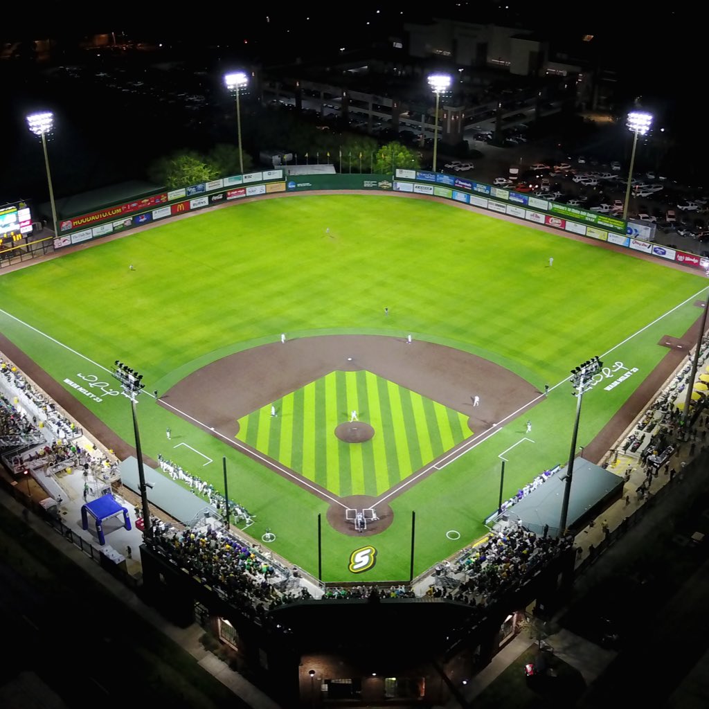GeoSurfaces's tweet photo. @Lions_Baseball @LSUbaseball @GeoSurfaces #GeoSportLighting #LED https://t.co/sxd1PVK6ql