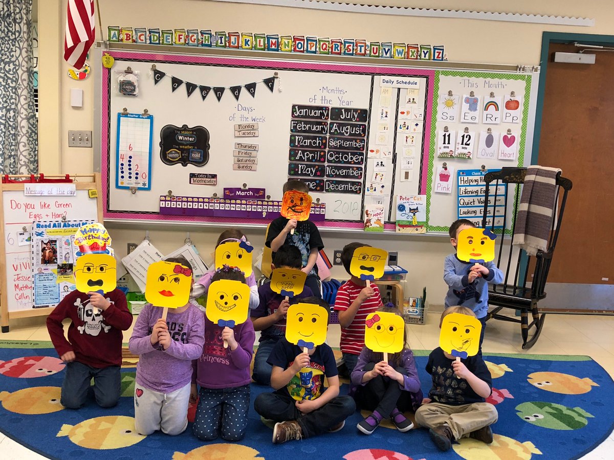 shellyprek's tweet photo. What kind of mood are you in? We made LEGO faces today @HowellTwpLOP and the kids absolutely loved it! ❤️ https://t.co/lHGdULYw2H