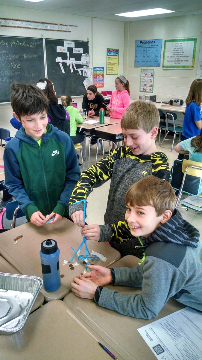 lehmkuhlm1's tweet photo. 5th grade bucket tower challenge #mercerSTEM #melemflyerpride https://t.co/a67kEEblFS