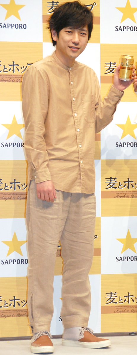 oricon's tweet photo. 二宮和也＆篠原涼子、午前中から乾杯で大満足「一日が終わっちゃう」（写真全6枚）
https://t.co/ssGIFIR5qD …

 #ジャニーズ #嵐 #二宮和也 #篠原涼子 #ARASHI #芸能 #ニュース https://t.co/2VOId849Y1