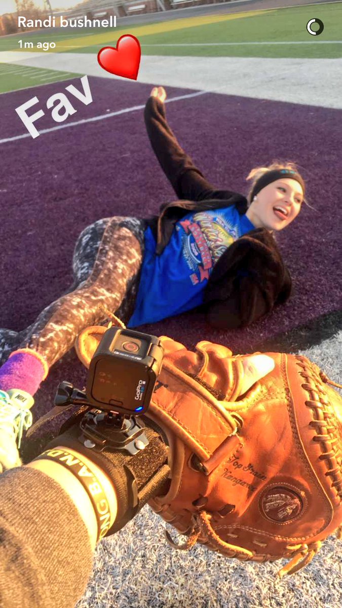 MadisonBradley5's tweet photo. Life’s different without the game. Feels like part of me is missing. And one day the game won’t be your life anymore so when the day comes for some of you make sure you wouldn’t regret a thing. Leave everything on the field man, id giving anything to play again.💔😭 https://t.co/8ZZO5cBHNI