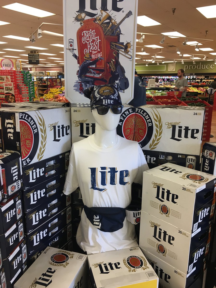 ThomasMelody's tweet photo. @MillerLite  we 💙💛your brew 🍺. In fact bought a 12 pack today. Just want to know how we can get this awesome fanny pack?!? I’m in love and it’s my 6 yr anniversary-how do I make hubby’s day? https://t.co/KUgrhaQGvK