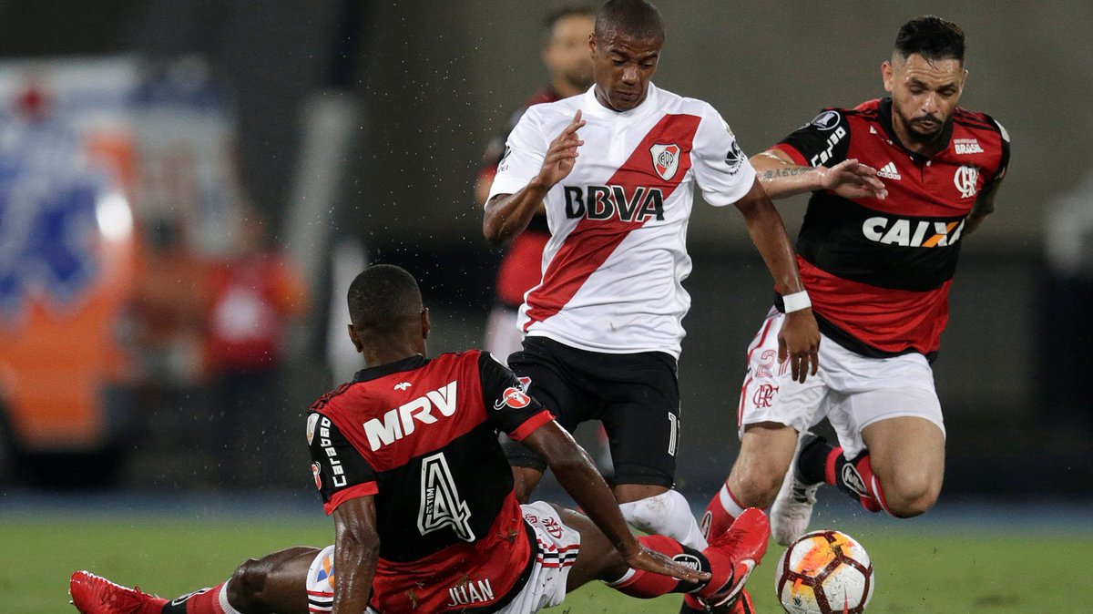 PartidoApartePe's tweet photo. ¡FINAL! Flamengo y River Plate igualaron 2 a 2 por el grupo 4 de la Copa Libertadores.
Goles: Dourado (54'), Everton (66'); Mora (57'), Mayada (87')
#Flamengo #RiverPlate #CopaLibertadores2018 https://t.co/znpWBlef1r