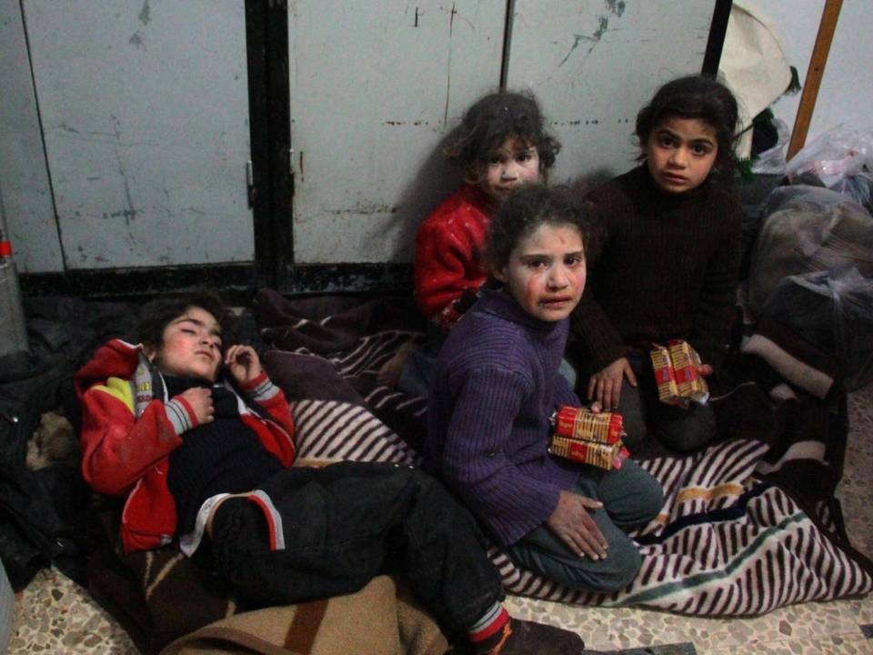 Malikji1850's tweet photo. کیا ہمارا کوئی نہیں اس دنیا میں 😭😭😭
شام-لہو-لہو
#SyriaIsBleeding
#StopCrueltyInSyria https://t.co/NSfczP7BJl