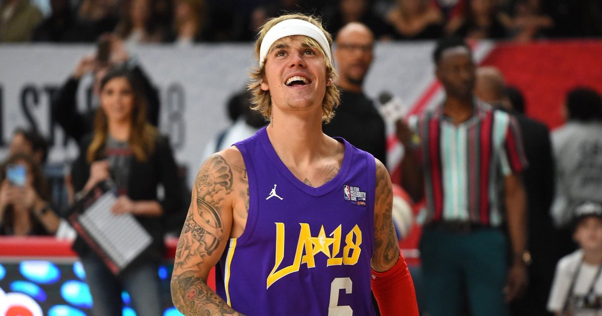 LaColaDeBieber_'s tweet photo. Por un año con más sonrisas como todas éstas
#HappyBirthdayJustinBieber https://t.co/4MrhKlhSSB