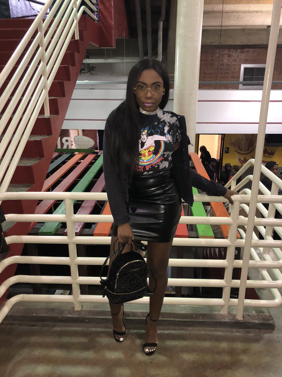 bsquiat's tweet photo. C I A A #fefestakecharlotte #heyfefes https://t.co/5Uzu7eE04z
