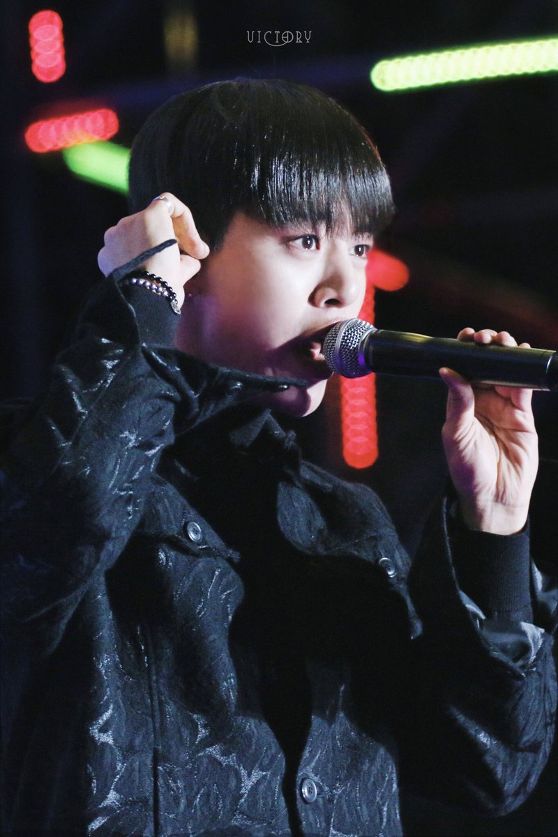 daehyunpic's tweet photo. 180224 ··· © victory_628 https://t.co/xlEfYc0snU