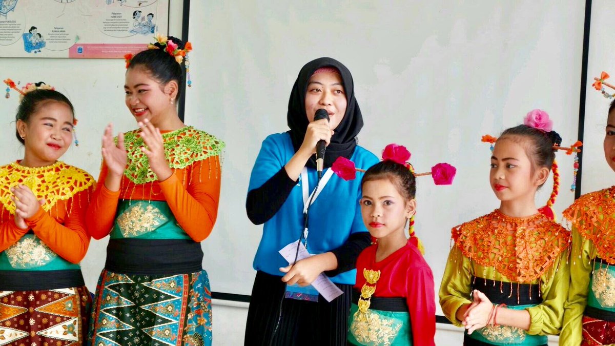 arvindkawitri's tweet photo. Persembahan dari anak-anak Rusunawa Griya Tipar sebagai pembuka acara. @LPDP_RI #LPDPPK123 #LPDPINACTION #LPDPuntuksemua #ArvindKawitri https://t.co/aT7TtwfwOH