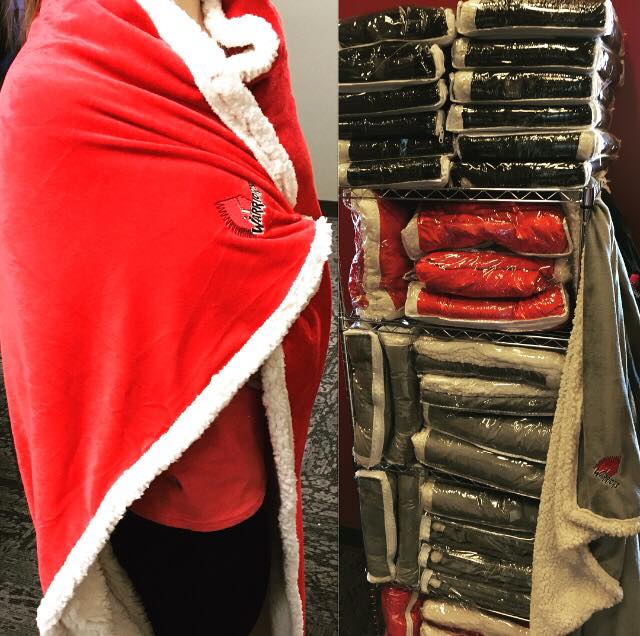 CrushedCanStore's tweet photo. Arena too warm for your jacket, but too chilly for just a shirt? Come visit us this SATURDAY, MARCH 3rd to take advantage of our Game Day Special, 20% off Plush Blankets! Show your @MJWARRIORS pride as we take on the @BladesHockey, right here at @MosaicPlace! #StayWarm #StandOut https://t.co/SAFKqytBcV