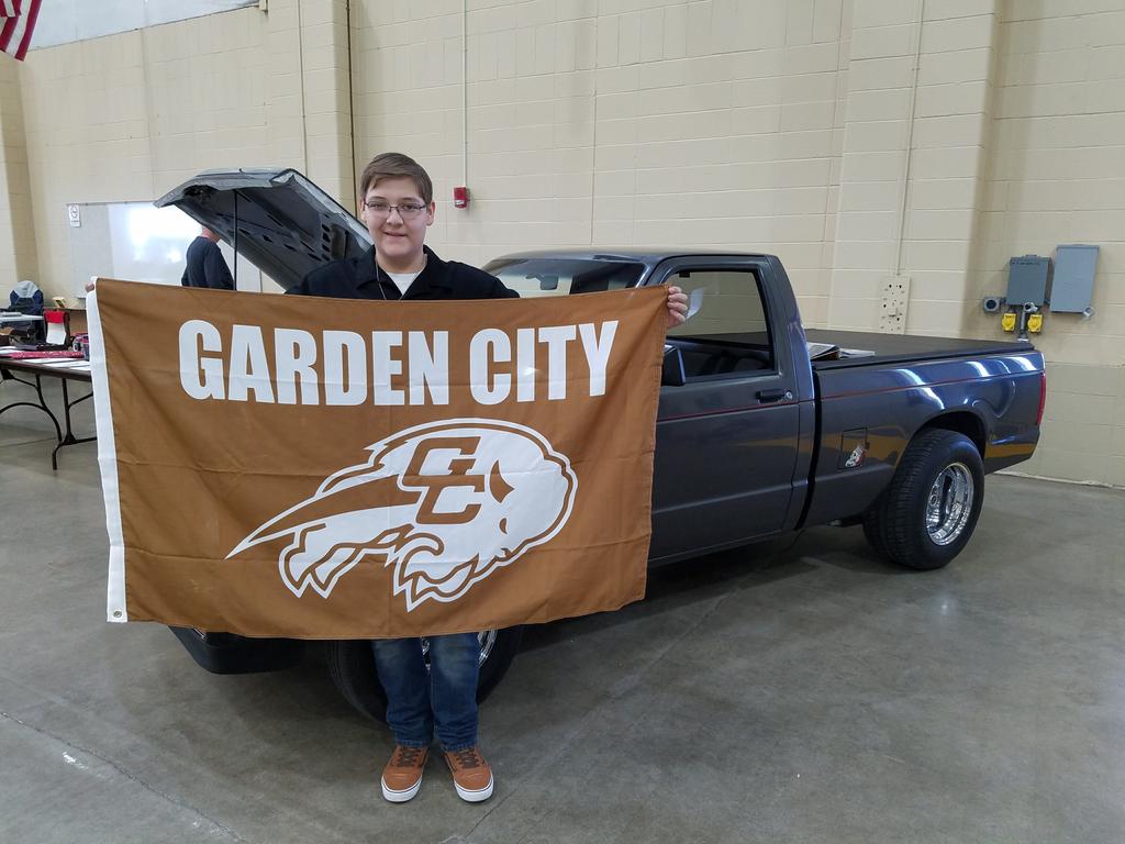 DLDuran87's tweet photo. My nephew Tanner made the cut for the Freshman GCHS Baseball team! He had perfect attendance at off- season conditioning. His hard work is paying off and now he will be wearing the Brown and White. I am a very proud uncle! #GCBuffPride #GCBuffAlumni #1Herd #Family #baseball https://t.co/JMSiQmTeWy