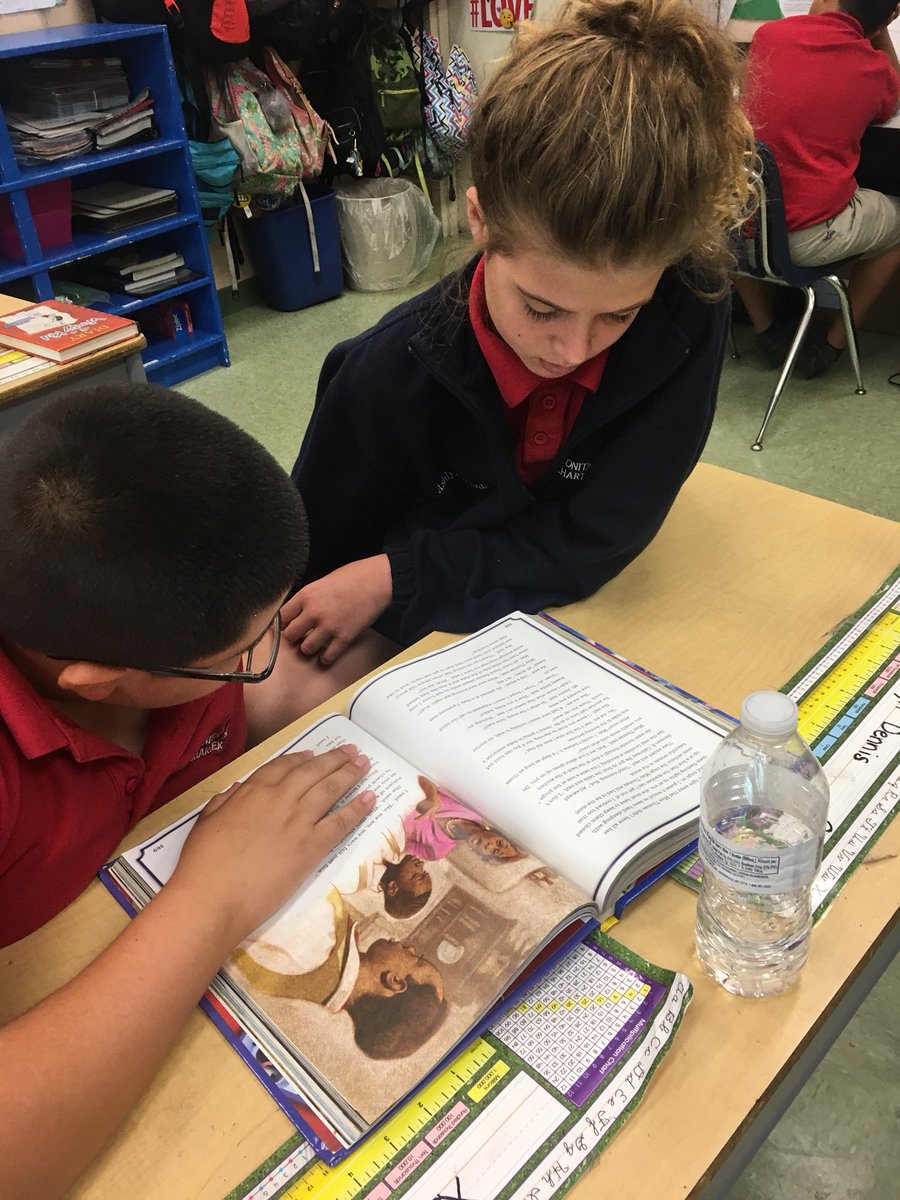 MsEhlisawesome's tweet image. Reading and listening to our Core story in different ways :) #bonitaspringscharterschool #differentiateinstruction