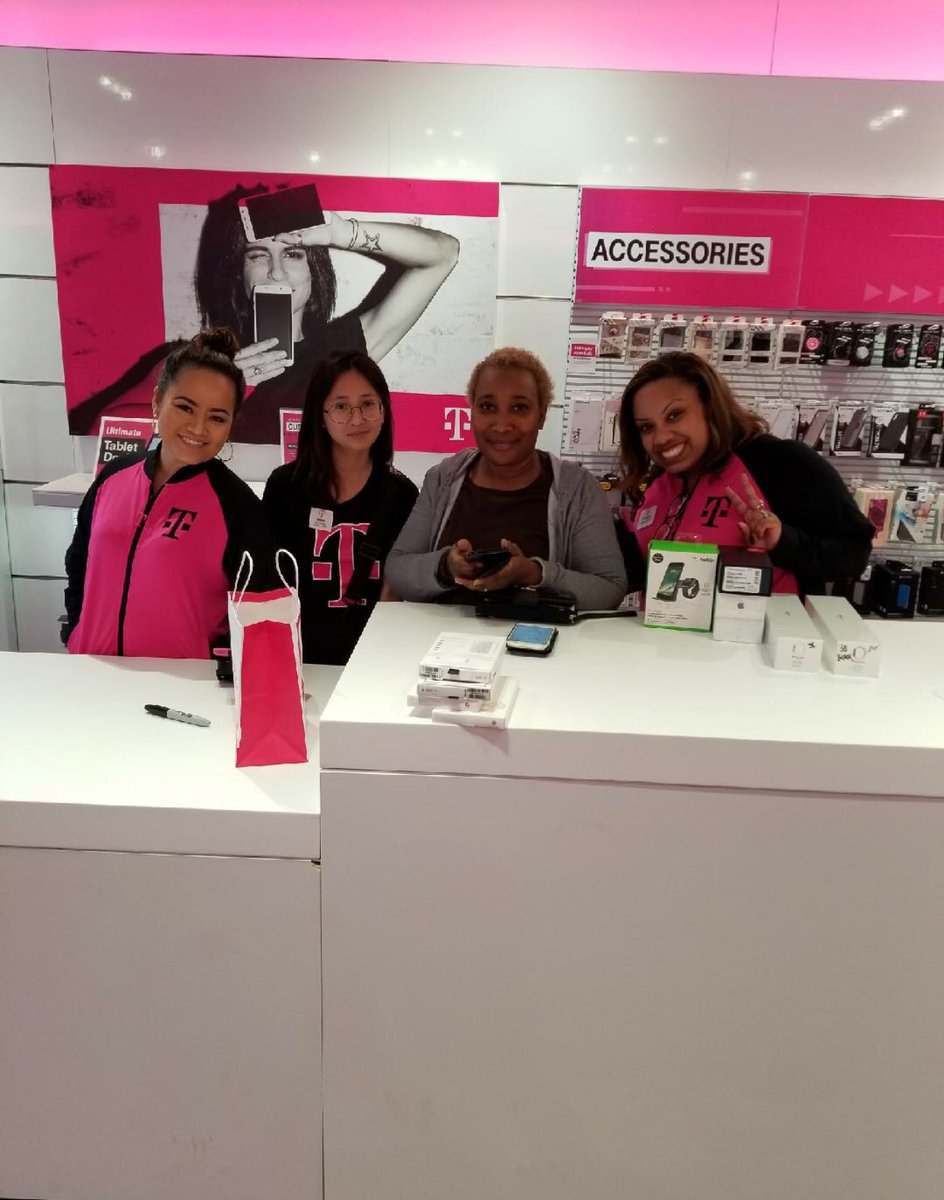 spokeninpisces's tweet photo. Finding solutions for small business! #tmobileforbusiness #victorious #bogo #loopfam https://t.co/Sqf17T6w1r