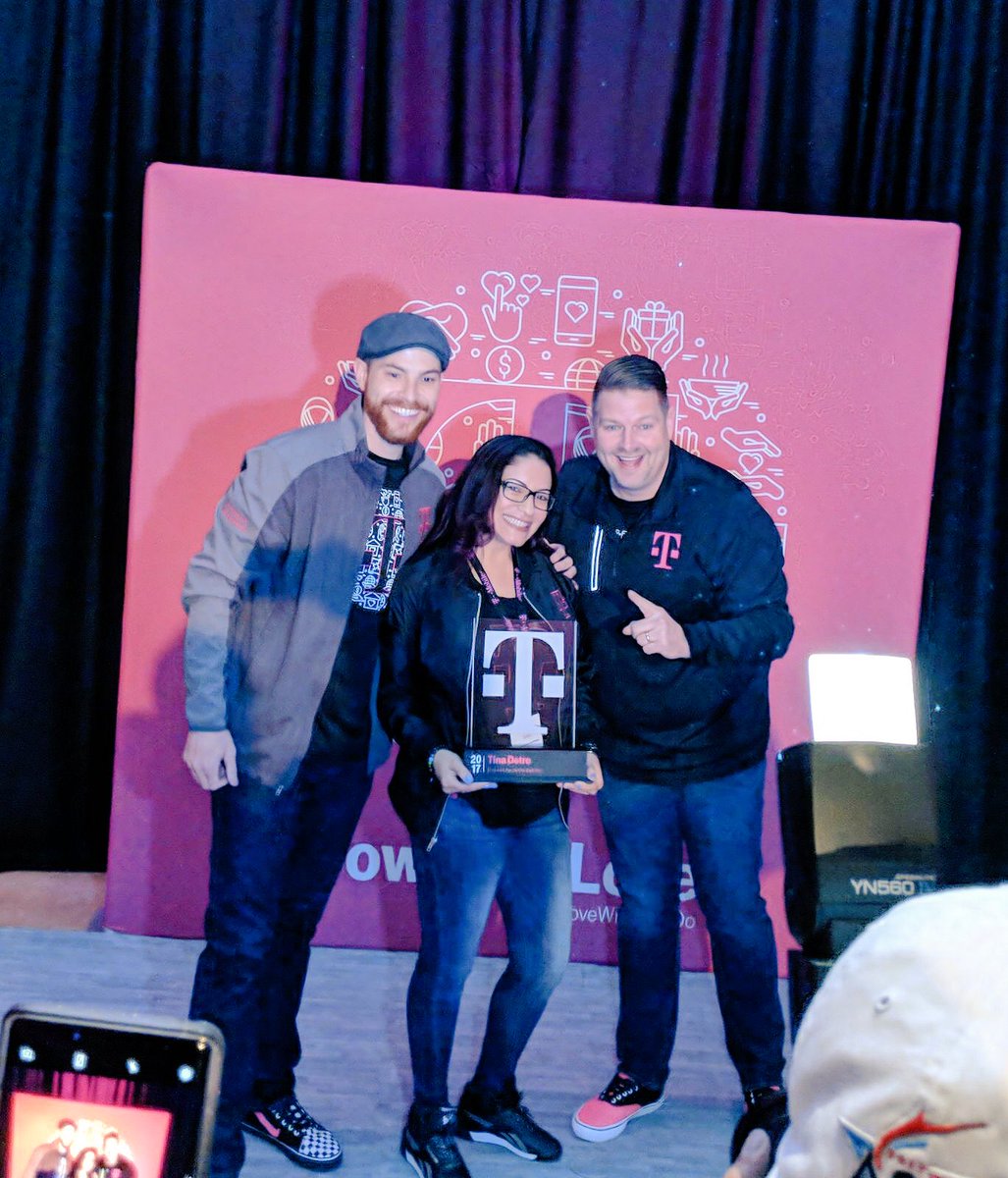 TiNaDeTre's tweet photo. Holly cow!! So this just happened!!! My Bossman @MrDennisJones recognized me for representing the T-Mobile value of “Do it the right way!” in 2017. So honored and humbled to be recognized in front of the Southeast Leadership team! ☺️❤️❤️❤️❤️ https://t.co/kBc6wtkikU