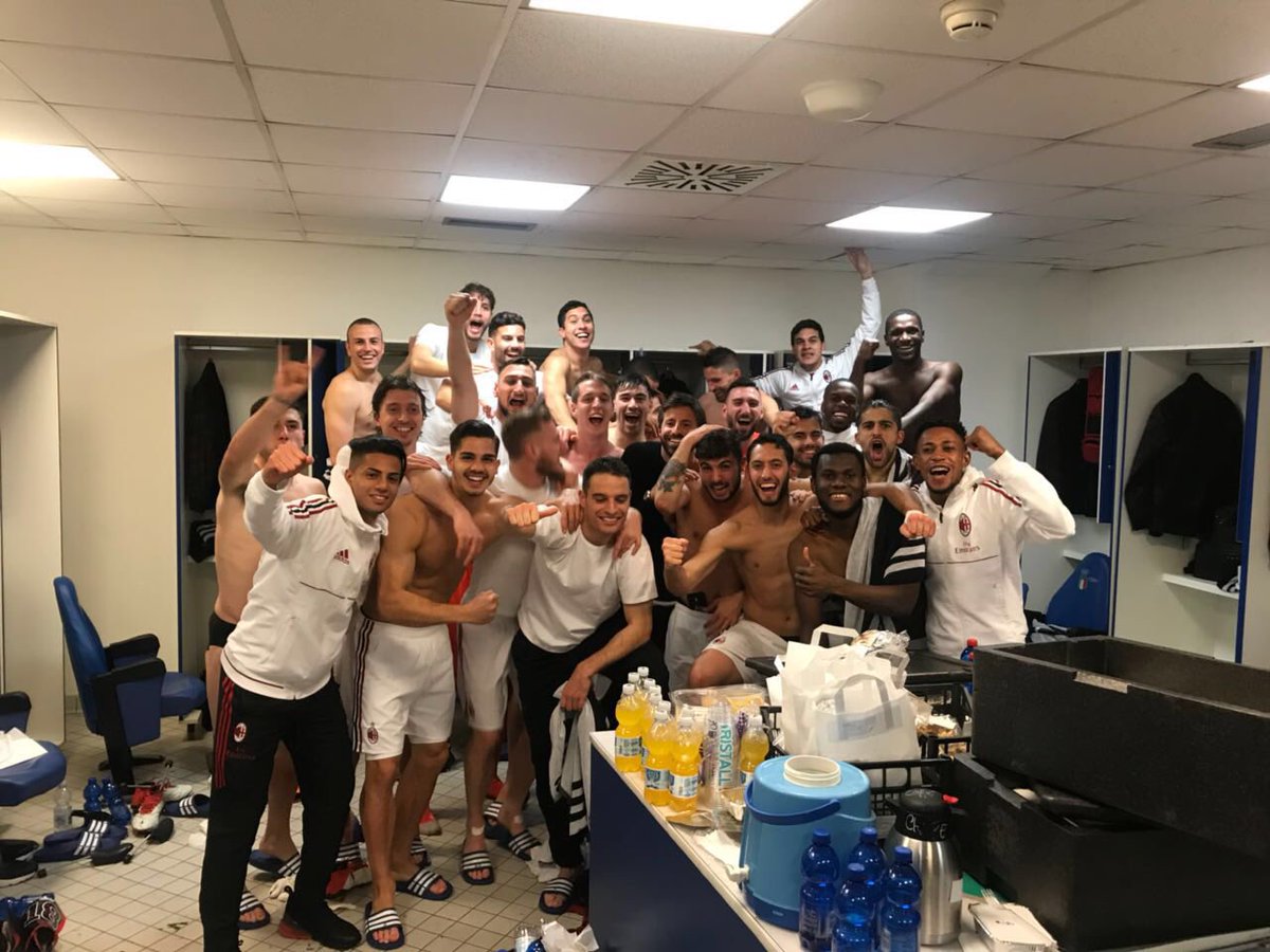 FINALE! #conilmilannelcuore #grandegruppo <a href="/acmilan/">AC Milan</a> 👊🏼🔴⚫️ #weareacmilan