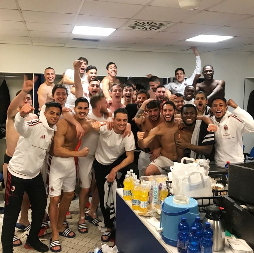 acmilancast's tweet photo. ¡FORZA MILAN! ¡ANDIAMOOOOOO! 🔴⚫ https://t.co/5QXtF1wXT2