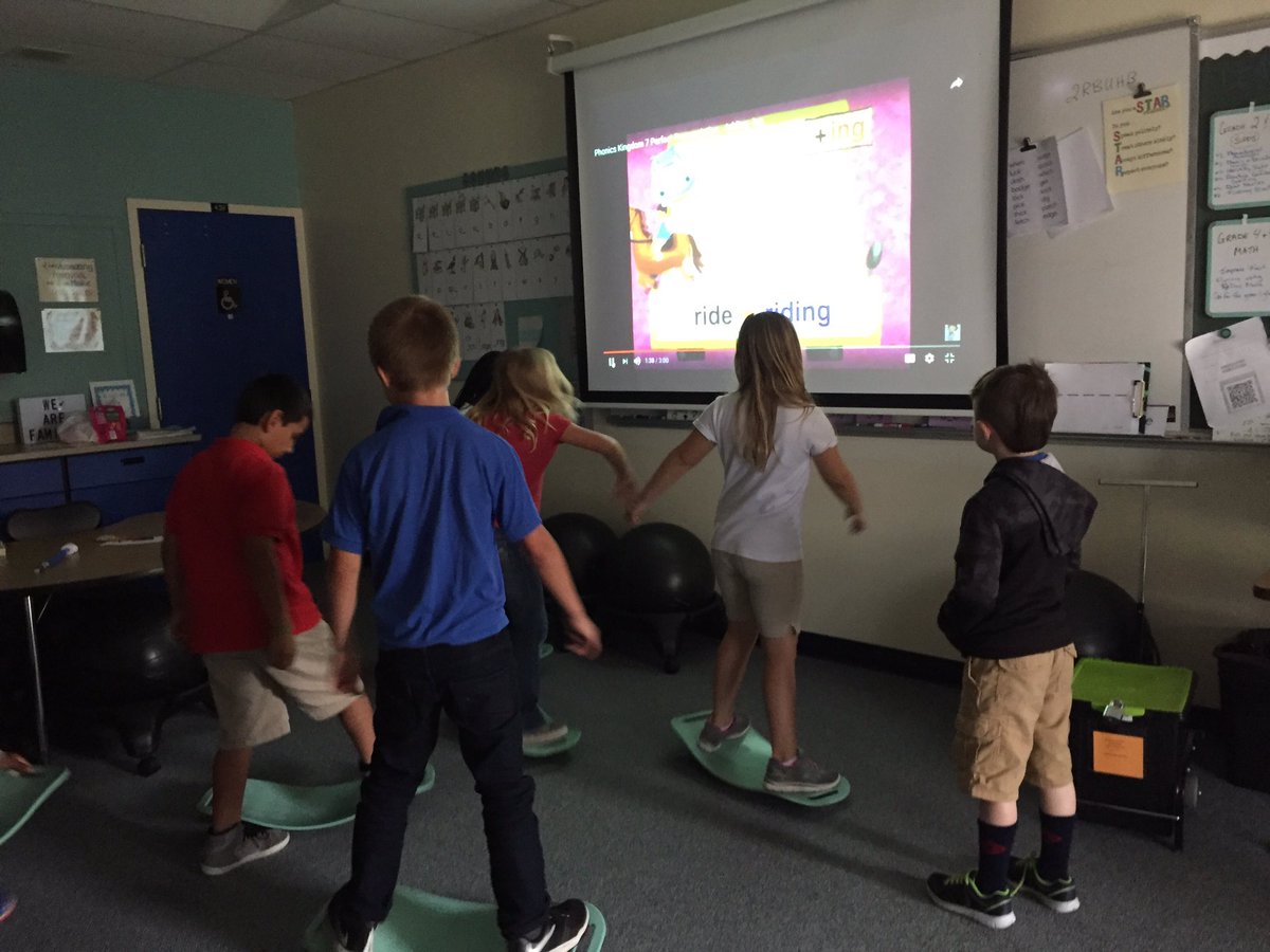 heatherjsmyth's tweet photo. Moving and twisting while learning phonics - what a fun way to learn _ing endings! @OsceolaElem #awesomeosceola #VCSintervention https://t.co/o5vjqCSKLi