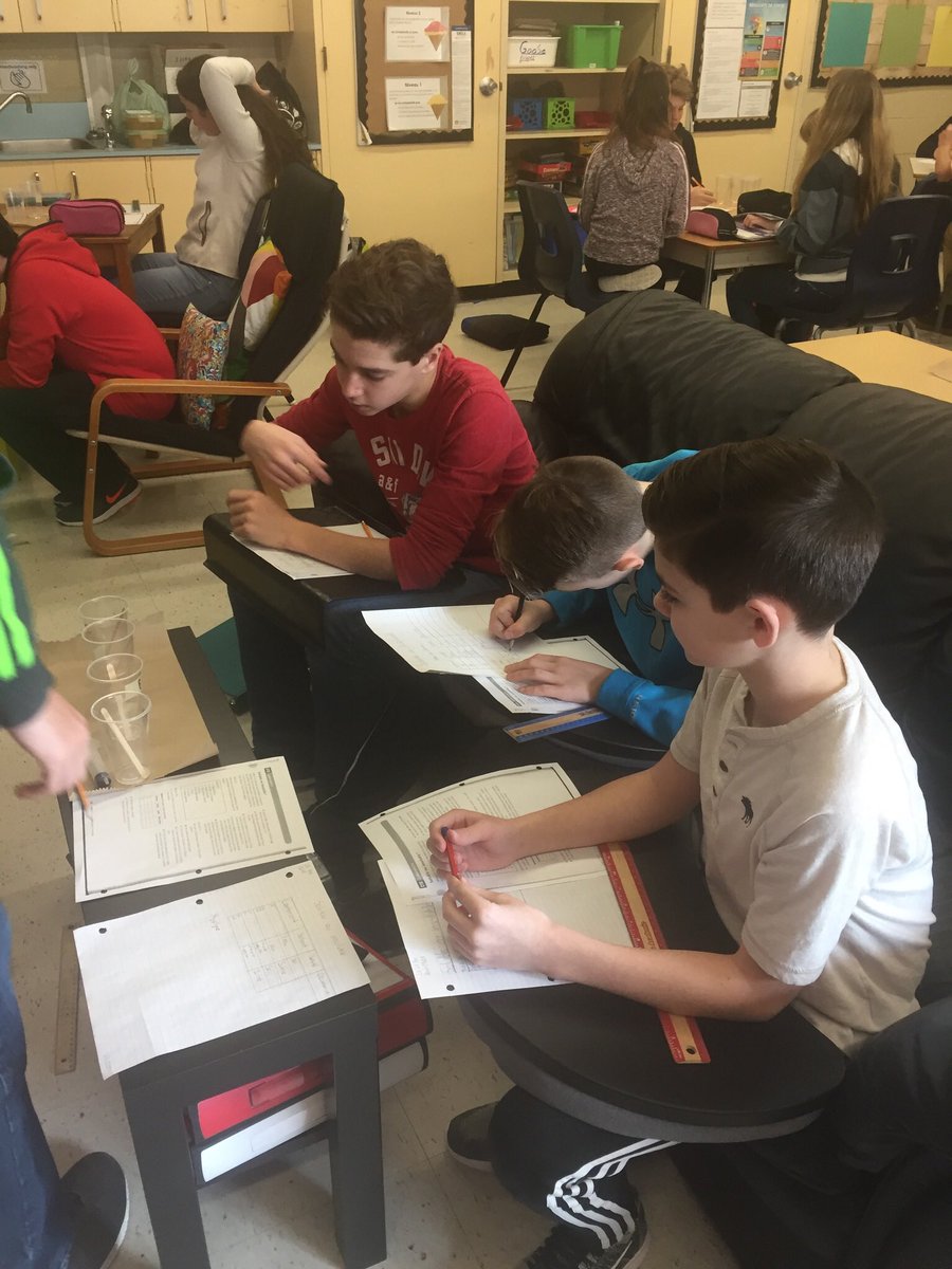 MmeDougherty's tweet photo. Pure substance or Mixture? Exploring solvants and solutes in grade 7 science @HCentennialPS https://t.co/xcU19KFHUD