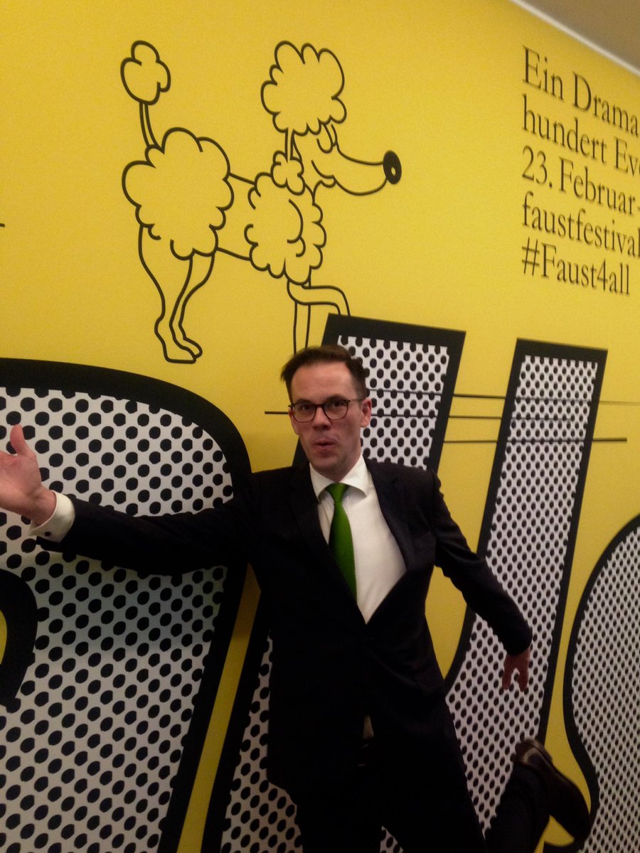 achterkoffer's tweet photo. "Das also war des Pudels Kern!" 
Kultur im Rahmen des SZ-Kultursalons auf dem Faustfestival. #Faust4all #Art # munich https://t.co/gHuLZhF7Ua