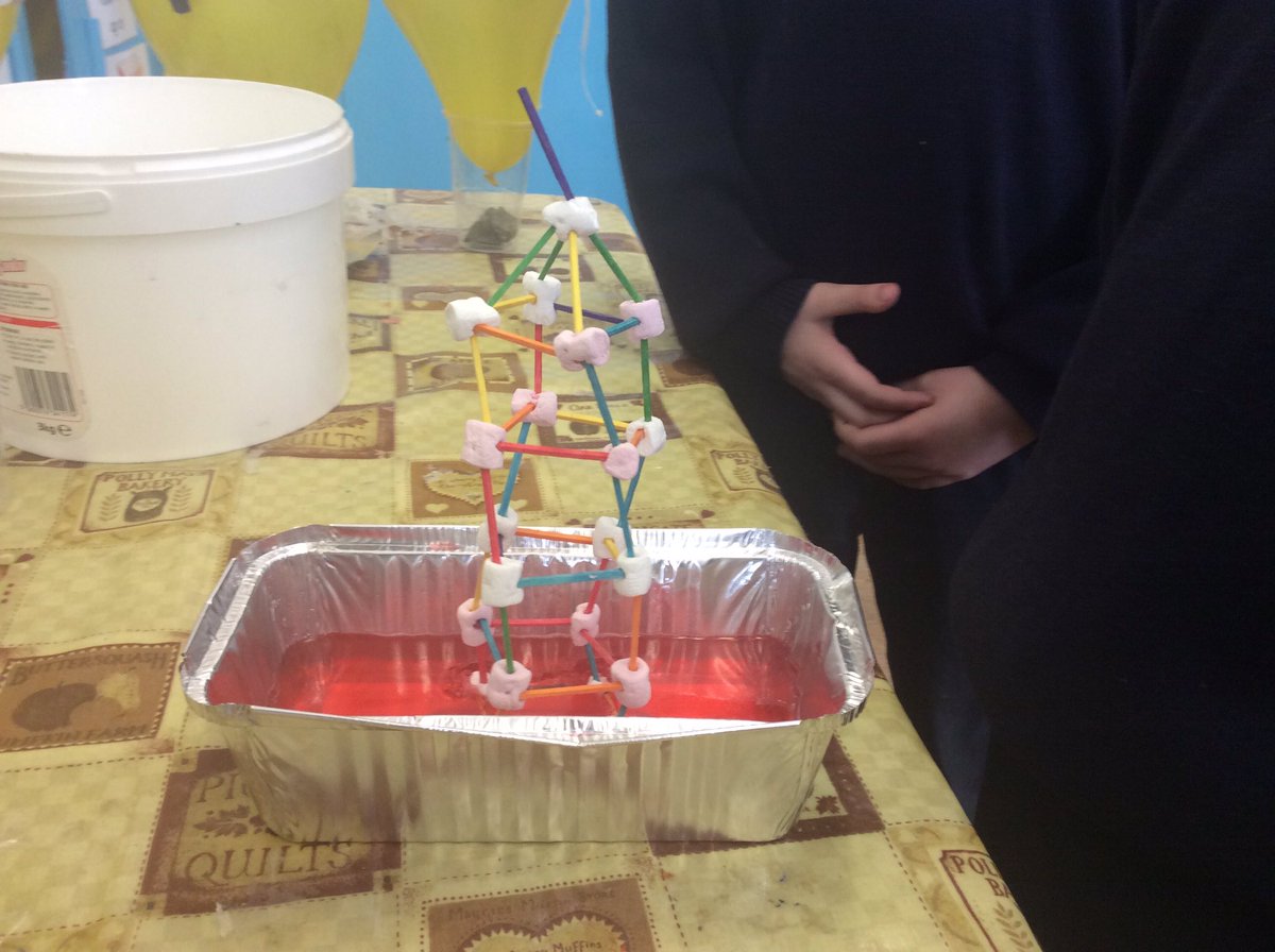 brureens's tweet photo. More engineering fun and learning in 3rd class today @DPSM_Activities @EngineerIreland #engweek2018 https://t.co/oHR7WJKeVU