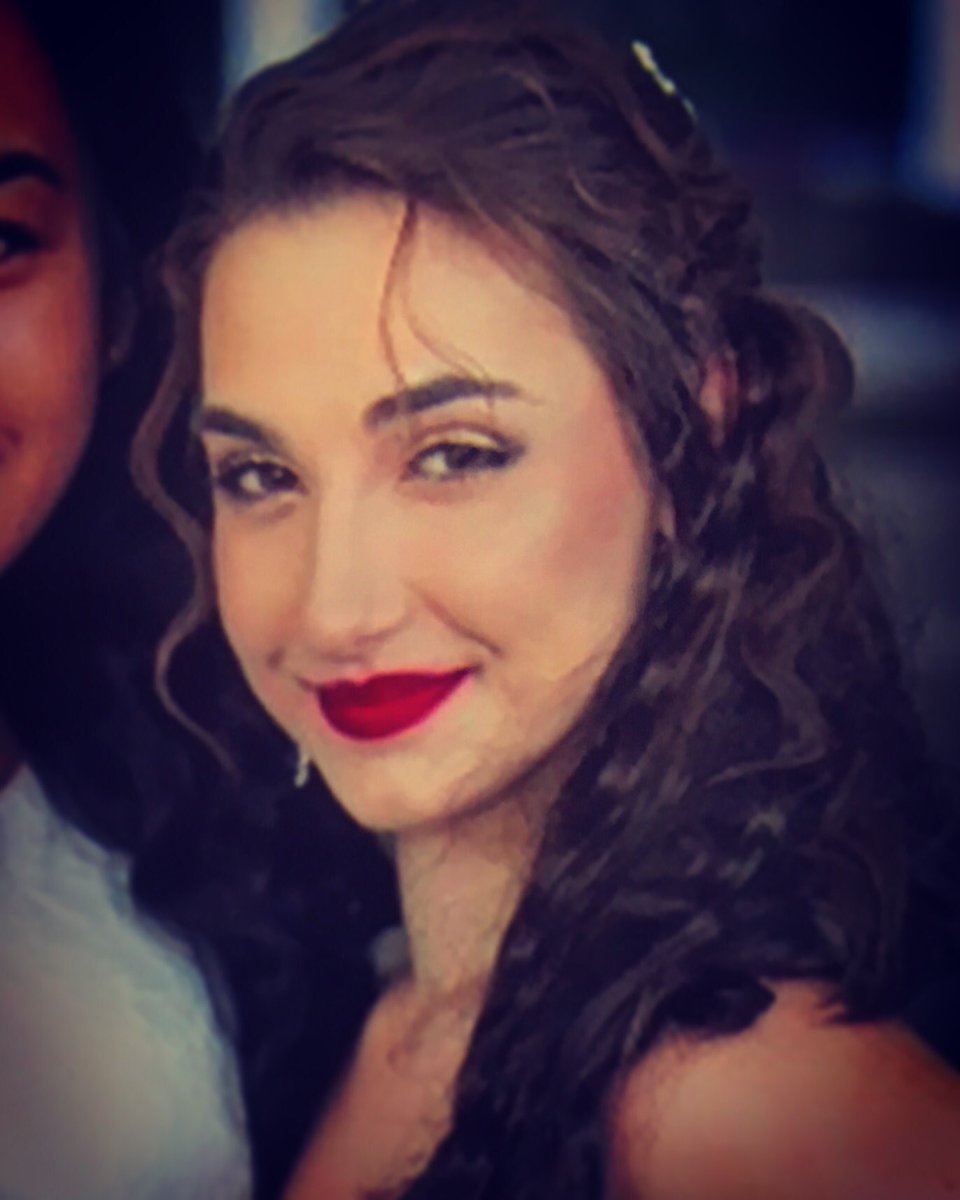 ParamusCathHS's tweet photo. We gather this evening to remember and celebrate the life of Nicole Minson. Let us honor her memory tonight and always. 🙏❤️😇 #MiniNikki #NeverForgotten #RestInPeace https://t.co/7jUQWRb7BR