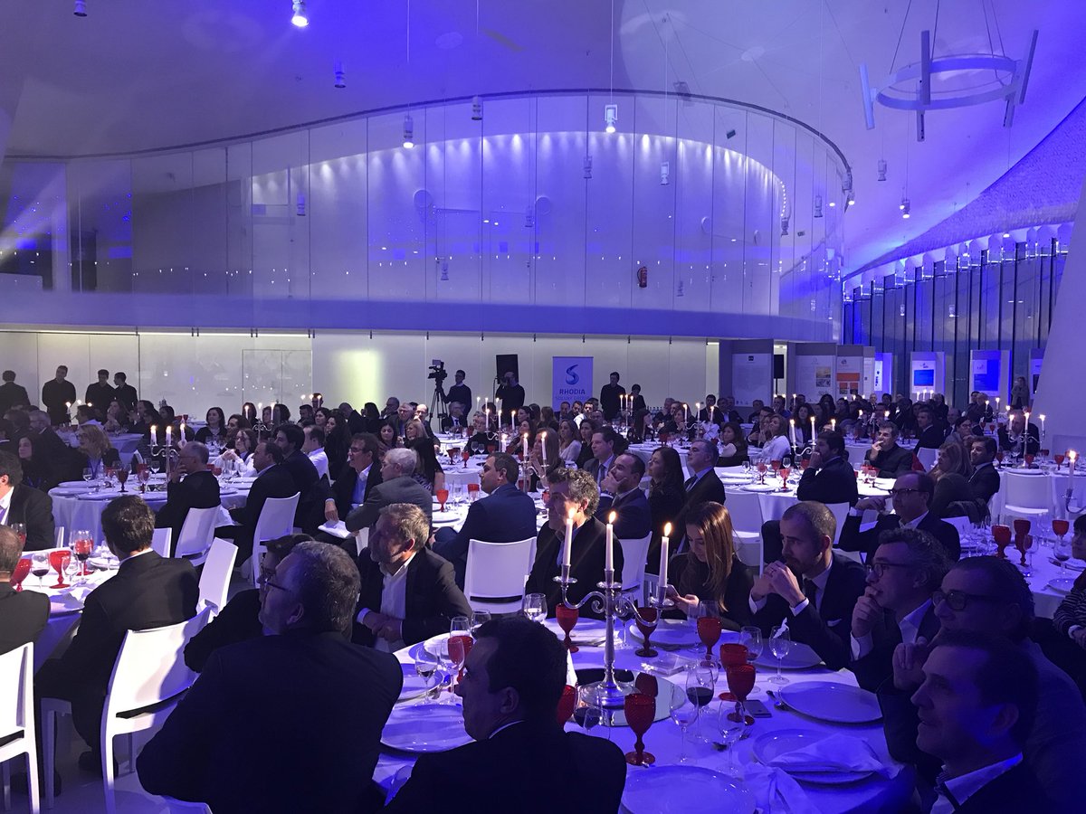 xxigov_economia's tweet photo. Na cerimónia de entrega dos prémios da #iTechStyle Summit, promovida pelo #CITEVE.
A #inovação dos têxteis a impulsionar um dos setores mais tradicionais e que têm servido para impulsionar a economia nacional. https://t.co/IHglSTsq41