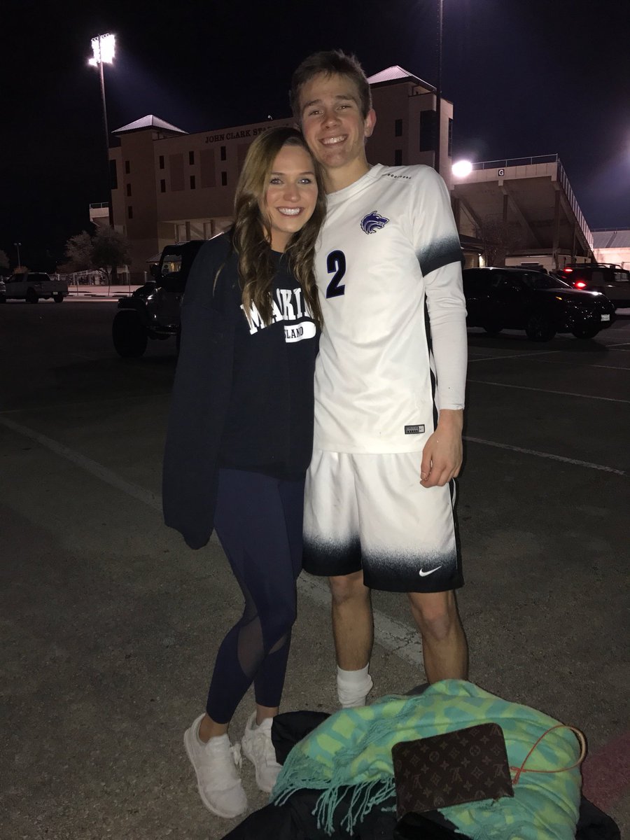 ChristyWendt's tweet photo. Happy birthday to this amazing guy who I am so lucky to have❤️❤️@brettlearmont22 https://t.co/nrNznBzoKc