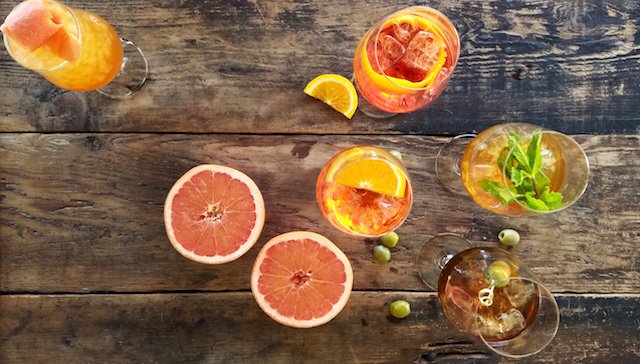 ZagatLA's tweet photo. Hear that? That's the sound of clinking glasses and tasty treats. 14 high-end happy hours to toast (or wipe out) the day, including the new one at @rossobluLA https://t.co/0zad69aGmw https://t.co/TkCt1a9dZH