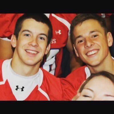 yzzi772's tweet photo. Happy birthday bruthaaaa. Hopefully u celebrate better than we did in the 3rd pic😂🎉🍻@Steven_Dietz https://t.co/wRg3Nx8Bi7