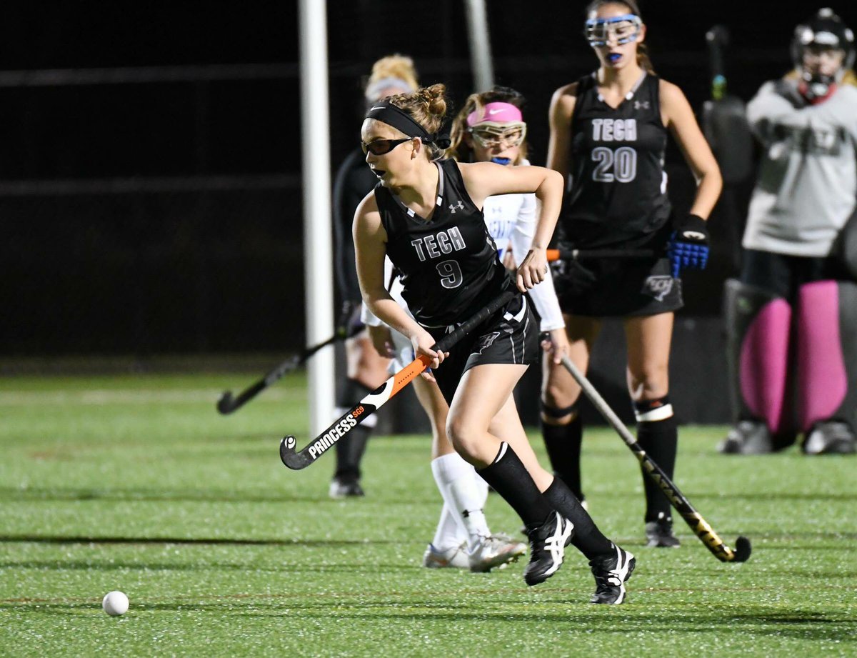 _madip's tweet photo. After a long process, I am super excited and proud to announce that I have committed to continue my education and play field hockey at Washington College 🏑 https://t.co/xpIRiLAWRI